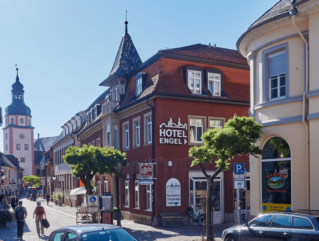 Außenansicht des Stadthotel Engel in Ettlingen